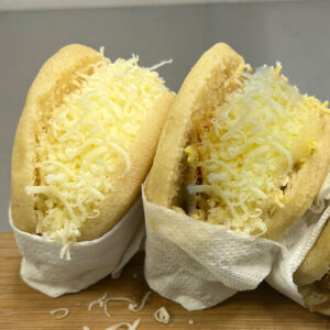 2 AREPAS CON QUESO